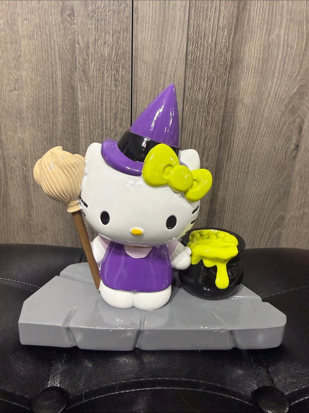 New Hello Kitty Purple Halloween Witch With Cauldron Figurine
